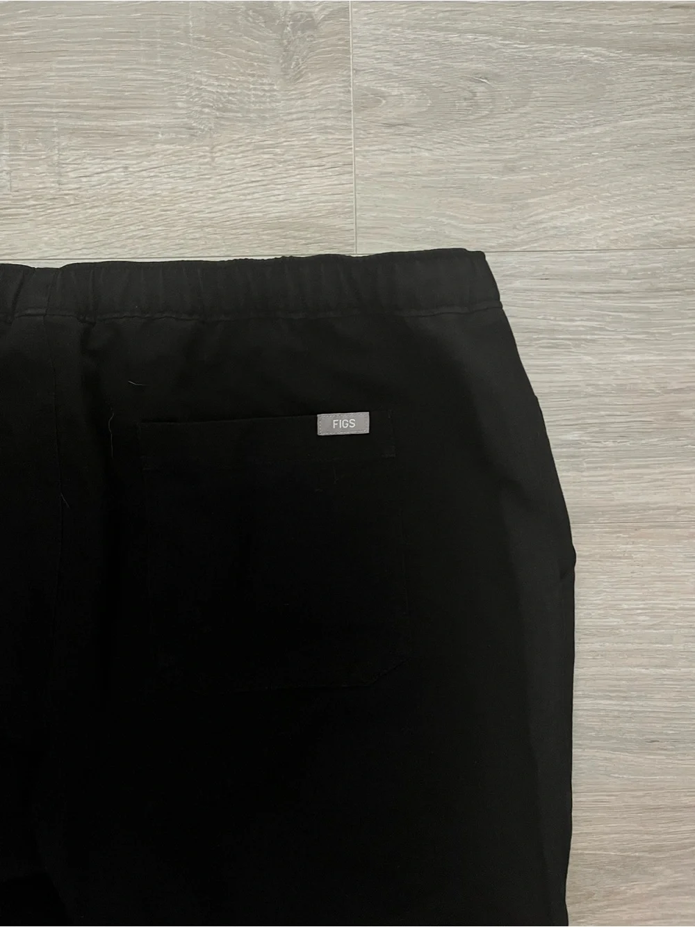Figs two pocket length